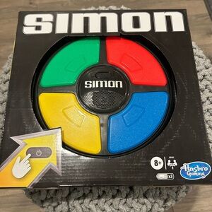Simon Classic Refresh Interactive Family Friendly Fun Electronic Memory Hasbro